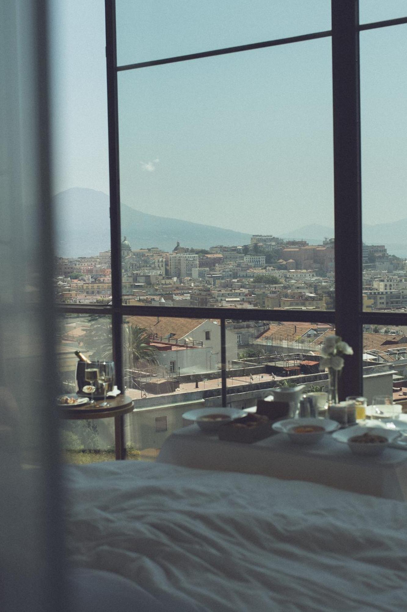 De Bonart Naples, Curio Collection By Hilton Hotell Eksteriør bilde
