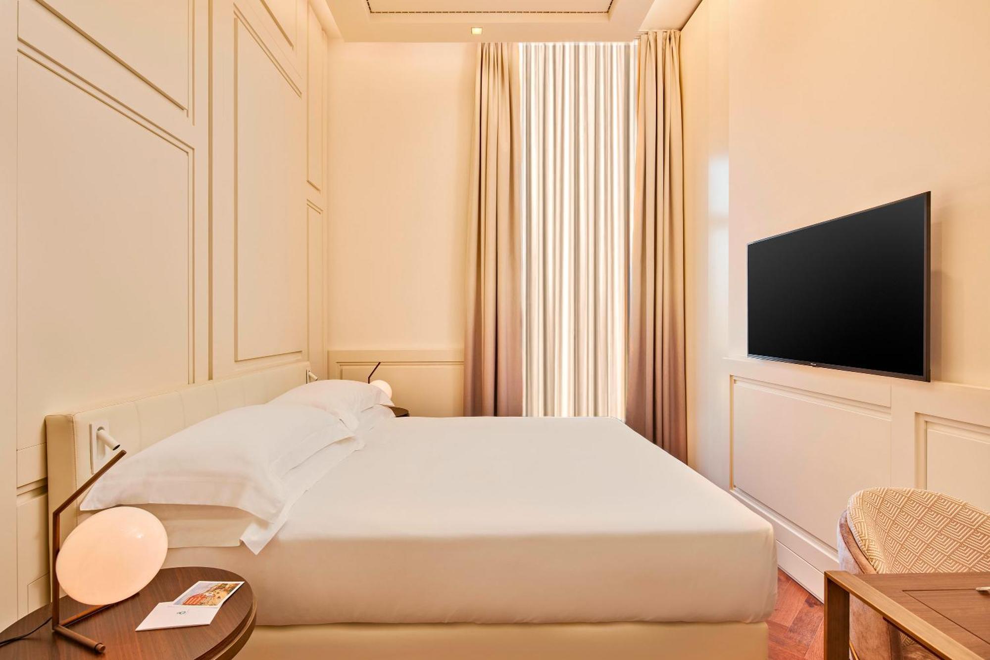 De Bonart Naples, Curio Collection By Hilton Hotell Eksteriør bilde