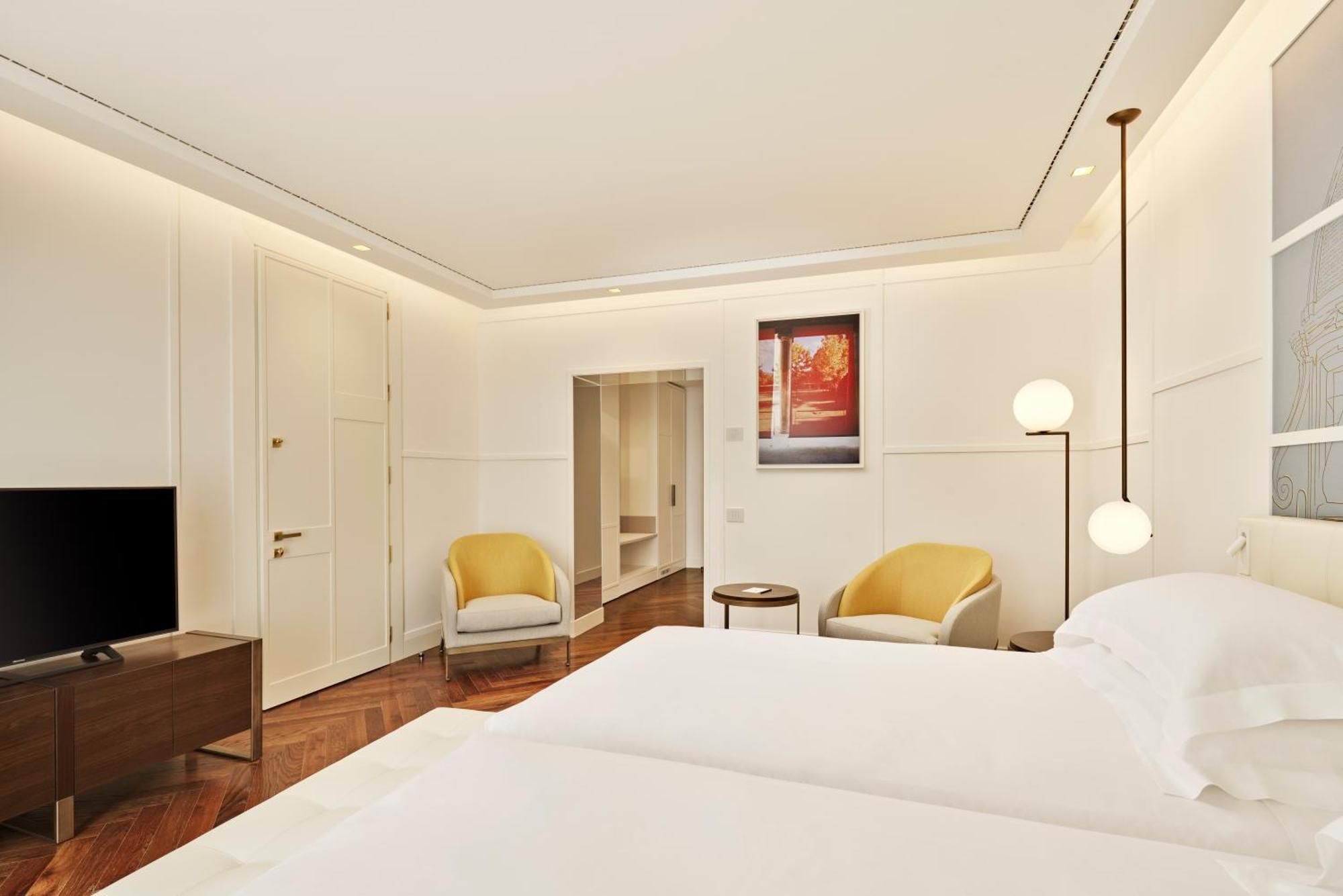De Bonart Naples, Curio Collection By Hilton Hotell Eksteriør bilde