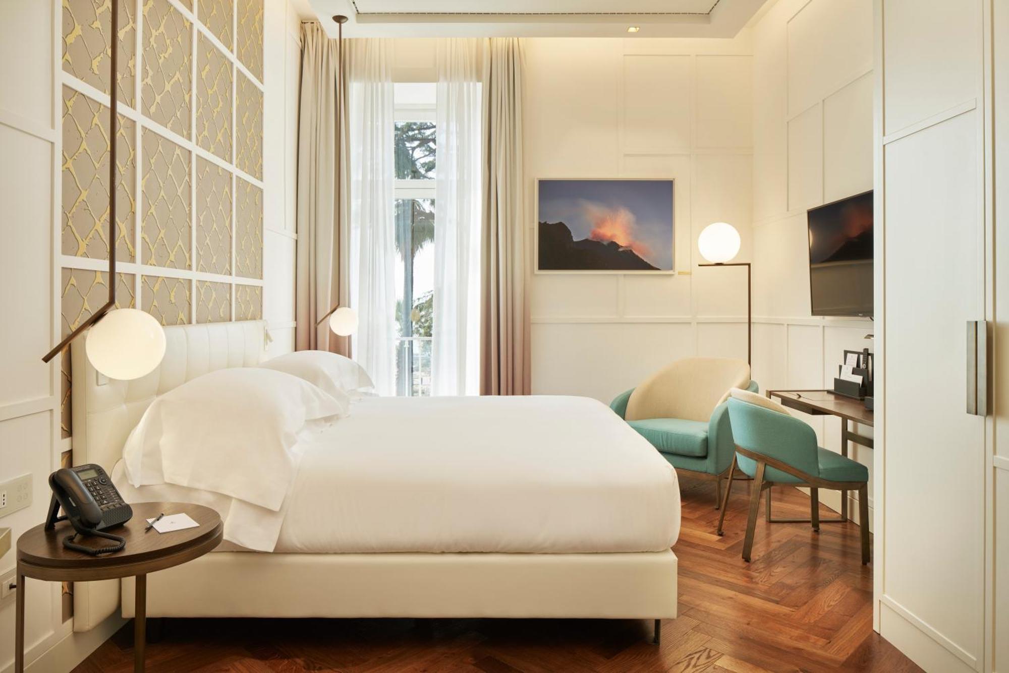 De Bonart Naples, Curio Collection By Hilton Hotell Eksteriør bilde